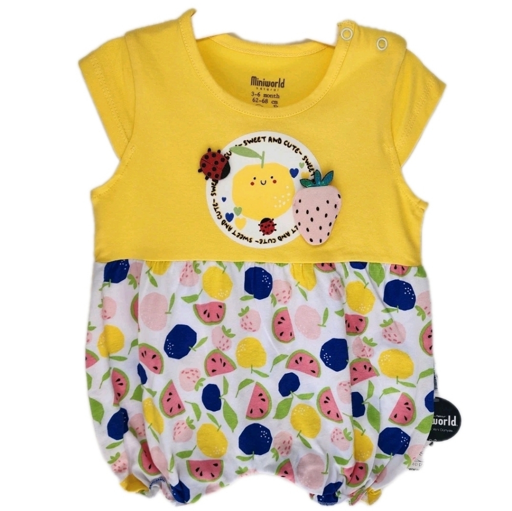 Baby Romper Short Sleeve Strawberry Desing Size 3-6,6-9, 9-12 Months